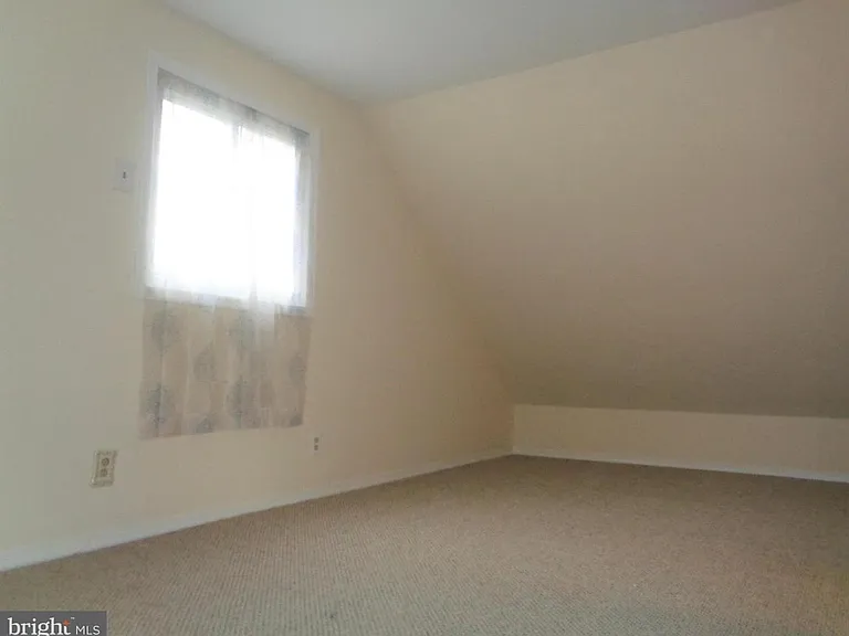 553 Doloro Dr — Photo 12