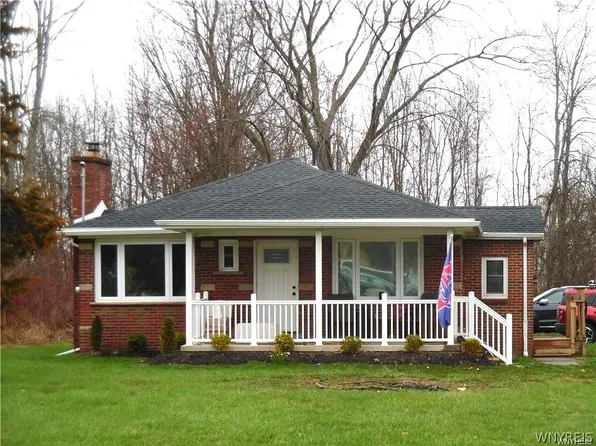 1691 Lake Rd, Youngstown, NY 14174