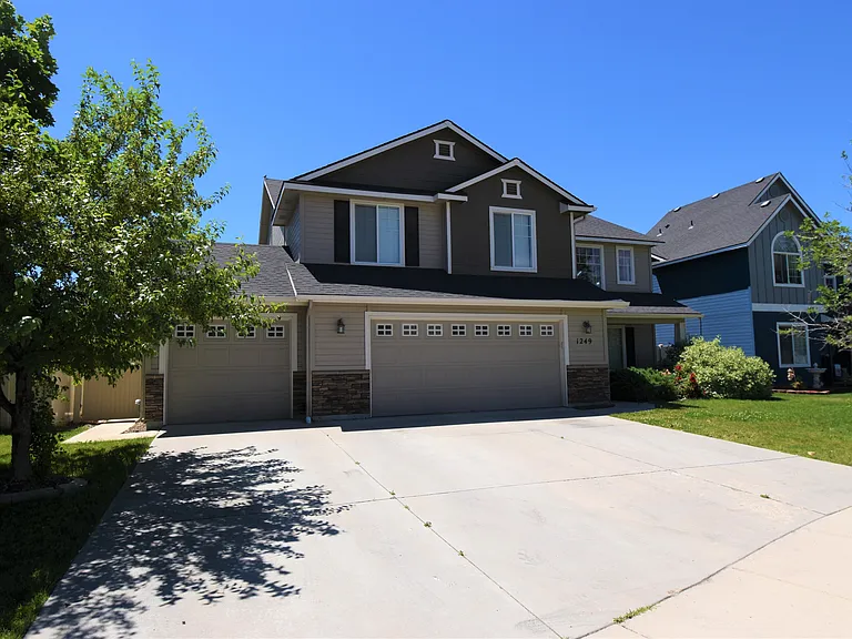 1249 E Sicily St — Photo 2