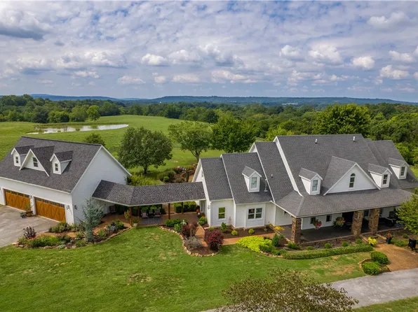 1099 Beav O Rama Rd, Fayetteville, AR 72703