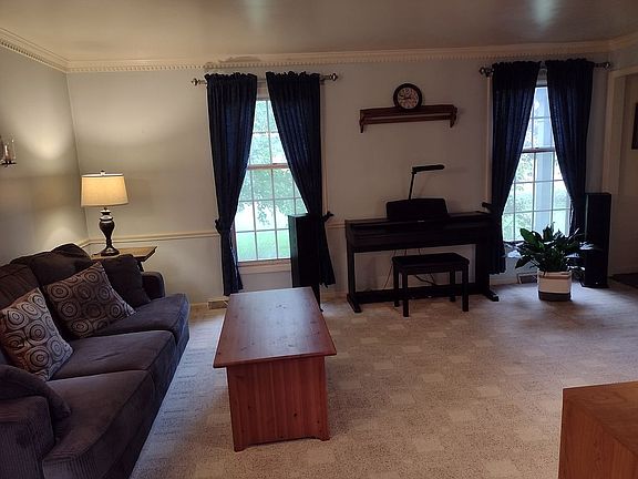 Living Room 17 x 13