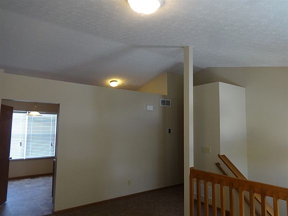 3rd image of 7854 Fairfax Loop Dr