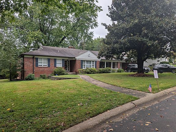 2nd image of 7900 Cypress Pl
