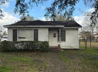 615 Vermont St, Beaumont, TX 77705