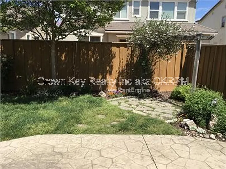 2741 Nostalgia St — Photo 19