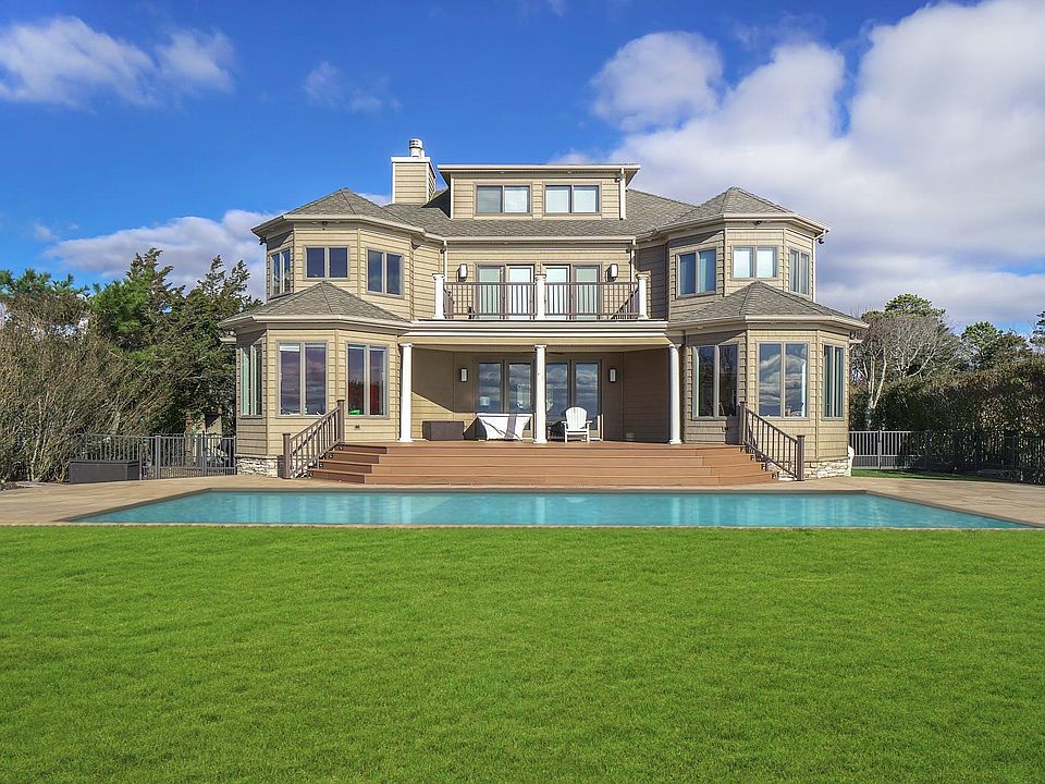 10 Last Ln, Hampton Bays, NY 11946 MLS 3272998 Zillow