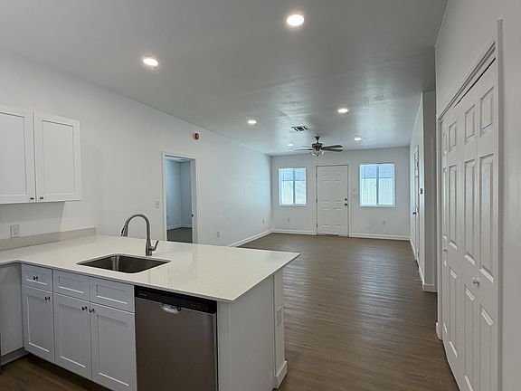 5th image of 1406 S Curtis Ave #1