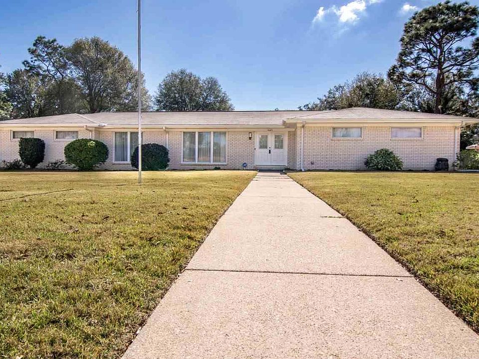 1st image of 4065 King Arthur Dr