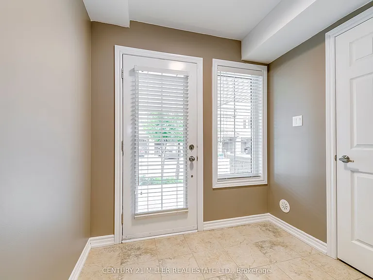 2435 Greenwich Dr #24 — Photo 3