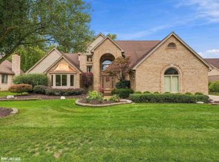 8825 Grace St, Shelby Township, MI 48317