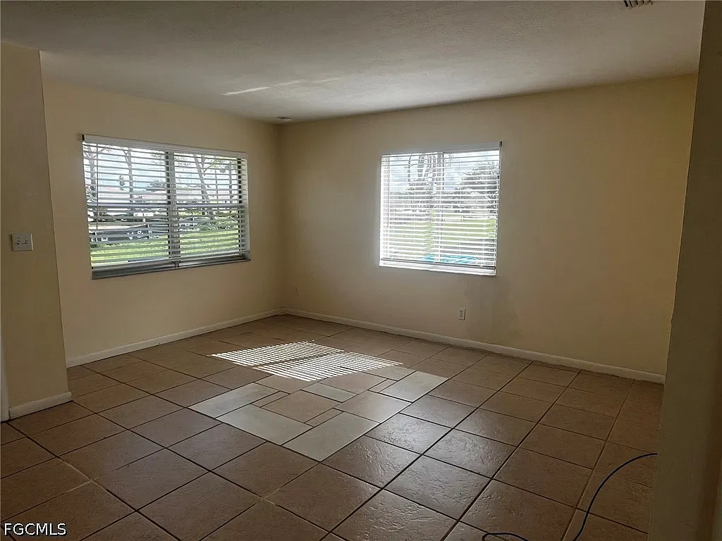 2 bed, 1.0 bath, 885 sqft, $975 — Photo 4