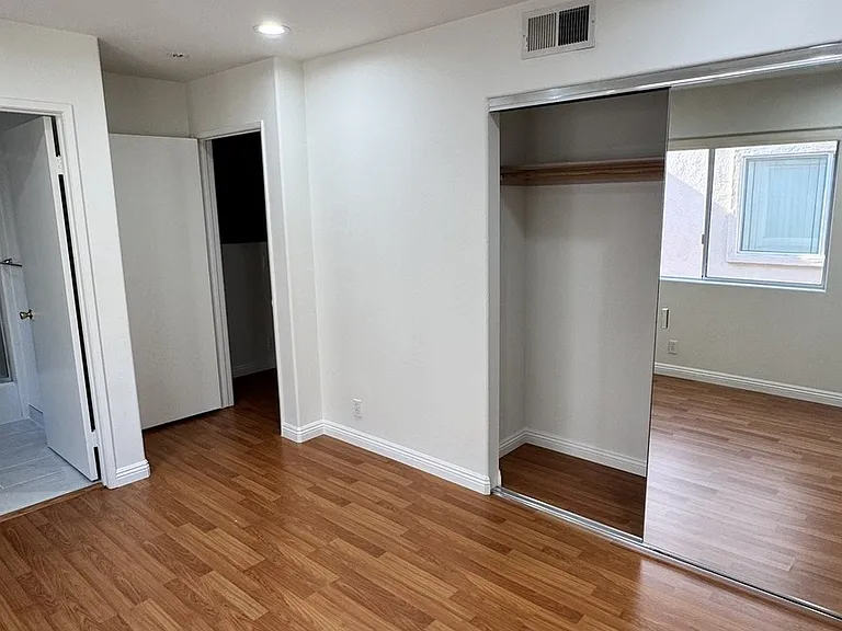 6344 Denny Ave #7 — Photo 15