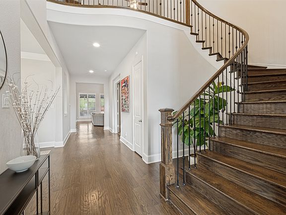 5th image of 501 Morgan Ln