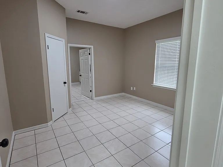 739 2nd Ave #739 — Photo 10