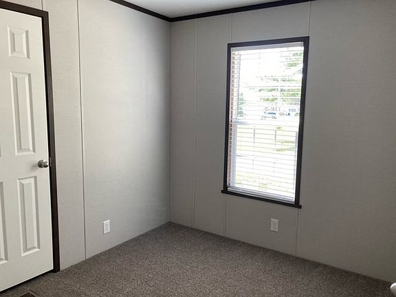 5th image of 514 Juniper St