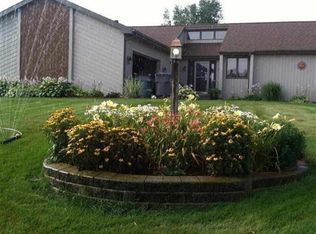 4687 E Country Cove Dr, Syracuse, IN