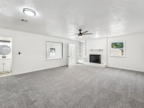 4th image of 3136 NW 47th St