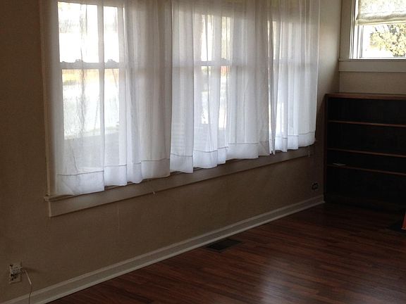 5th image of 4900 Fort Ave