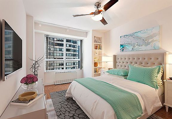 4th image of 146 W 57th St APT 55F