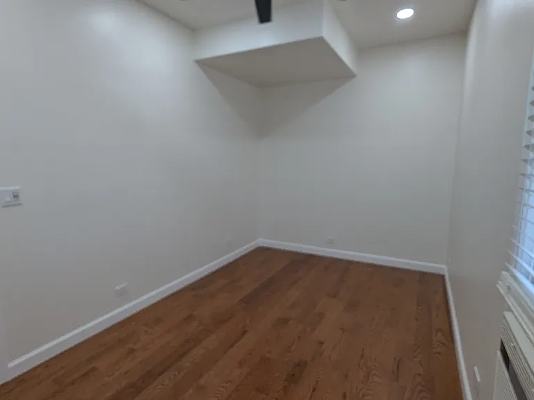2834 W Fletcher St #2R — Photo 5