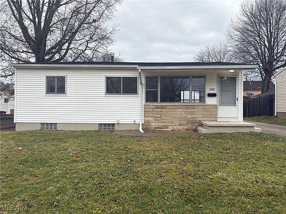 2nd image of 1227 Flanders Ave