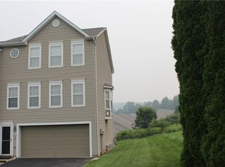 2011 Trail Side Ct, Jeannette, PA 15644