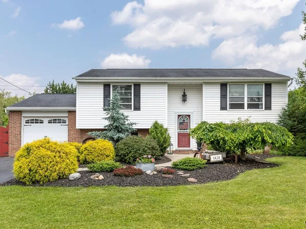 8424 Sweetmill Ln, Clay, NY 13041