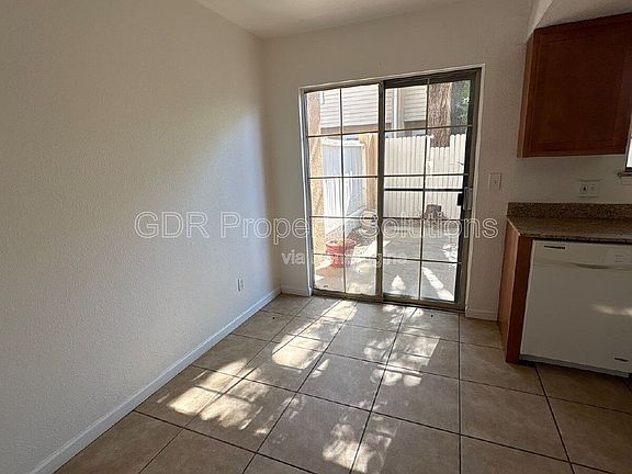 3rd image of 704B Fruit Ave NW