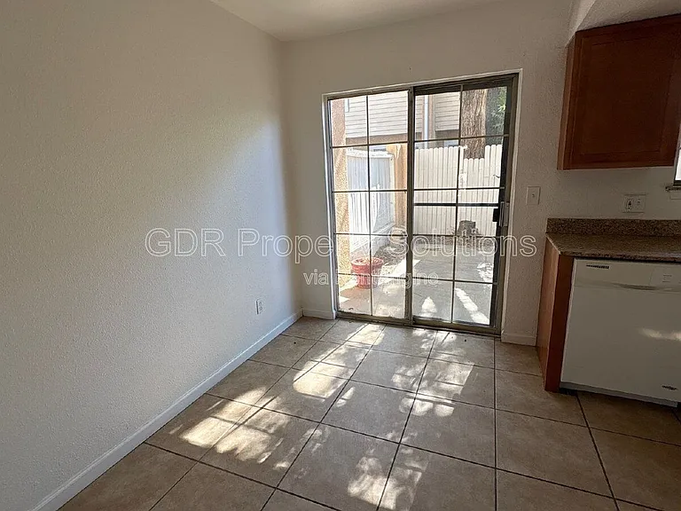 704 Fruit Ave NW — Photo 3