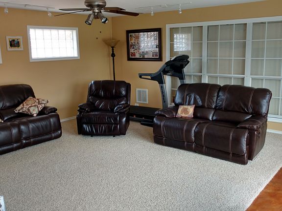 5th image of 115 Diane Ln