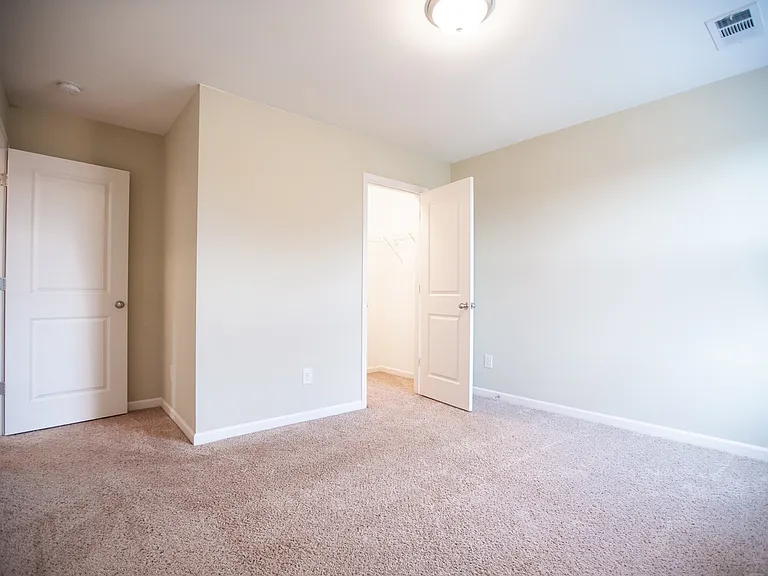 2124 Kirkwood Dr — Photo 12