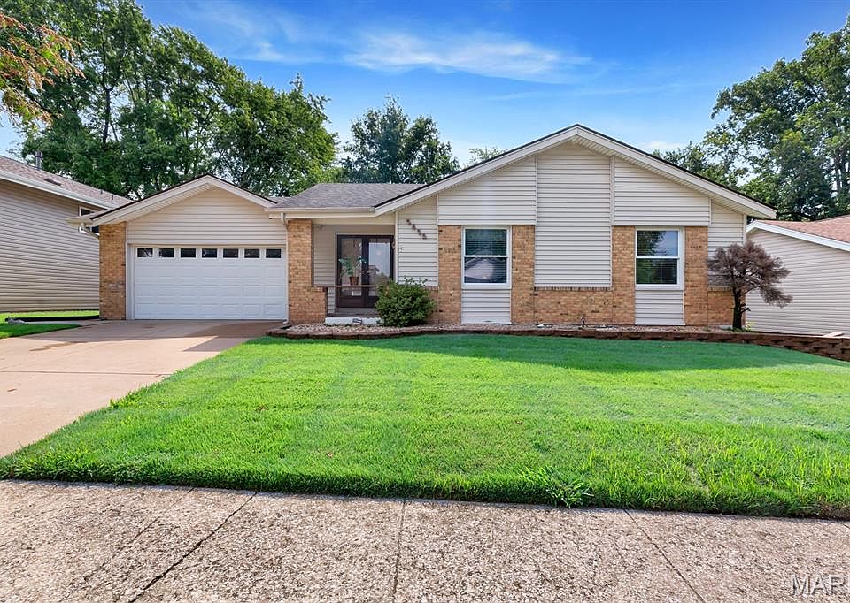 1st image of 2424 Country Wood Dr