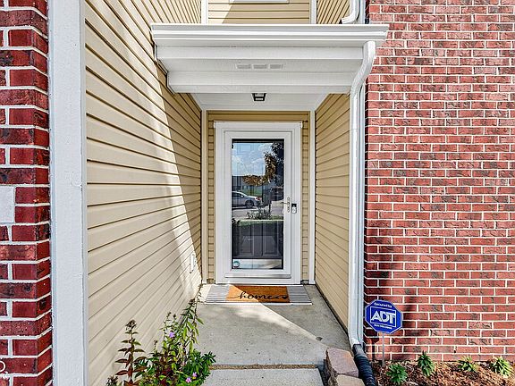 3rd image of 7645 Firecrest Ln