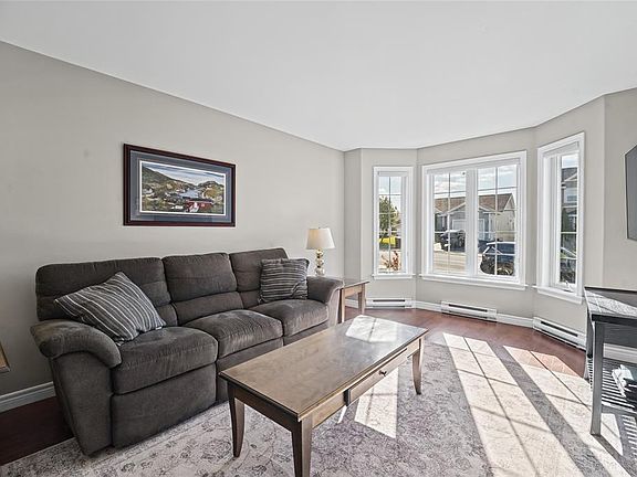 4th image of 8 Ossington Street