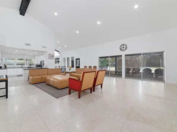 8808 Wateka Dr, Houston, TX 77074