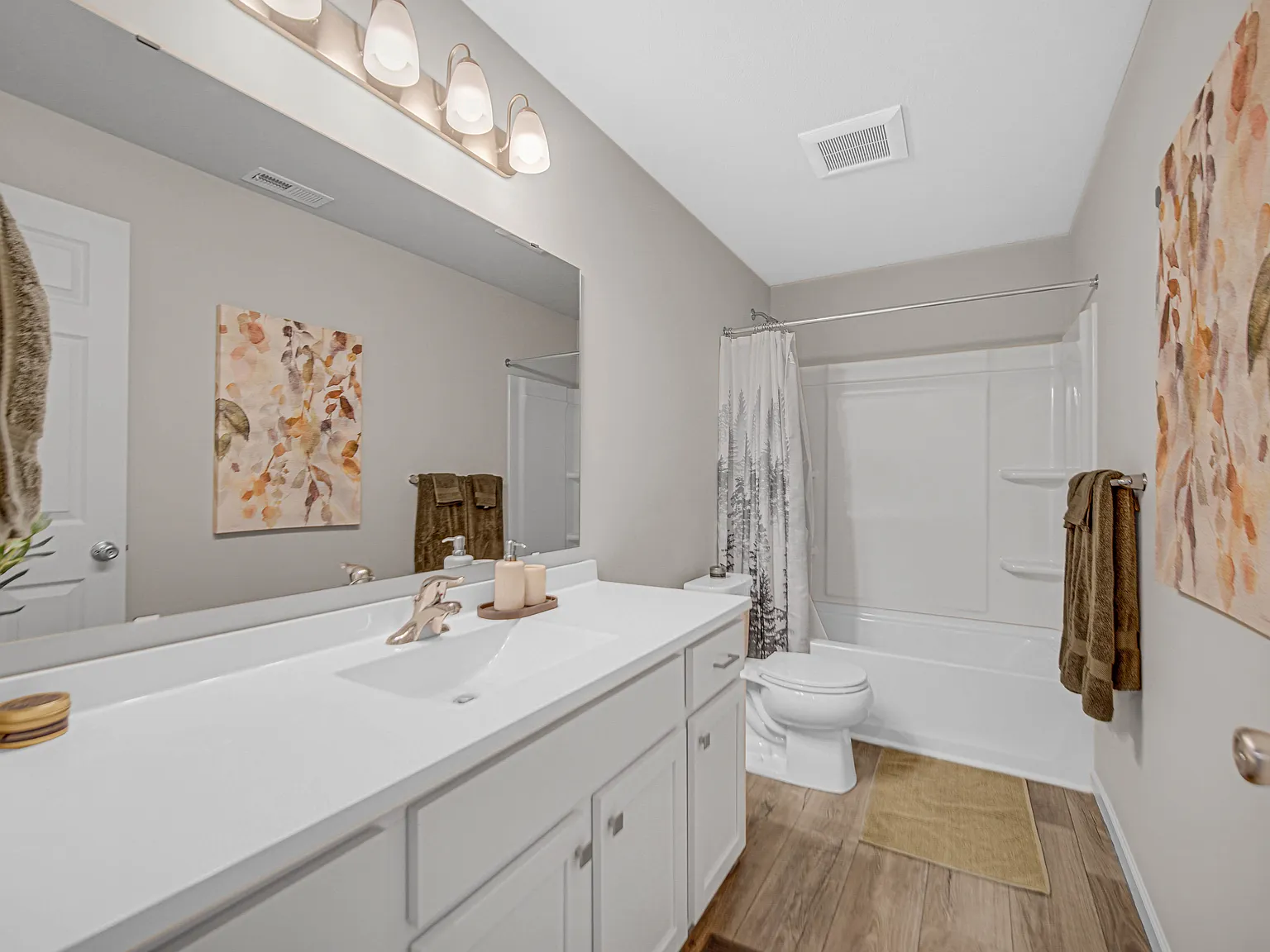 3 bed, $6,000 — Photo 3