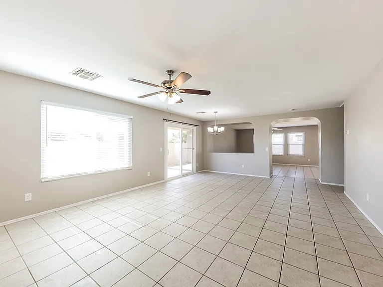 10509 W Angels Ln — Photo 3