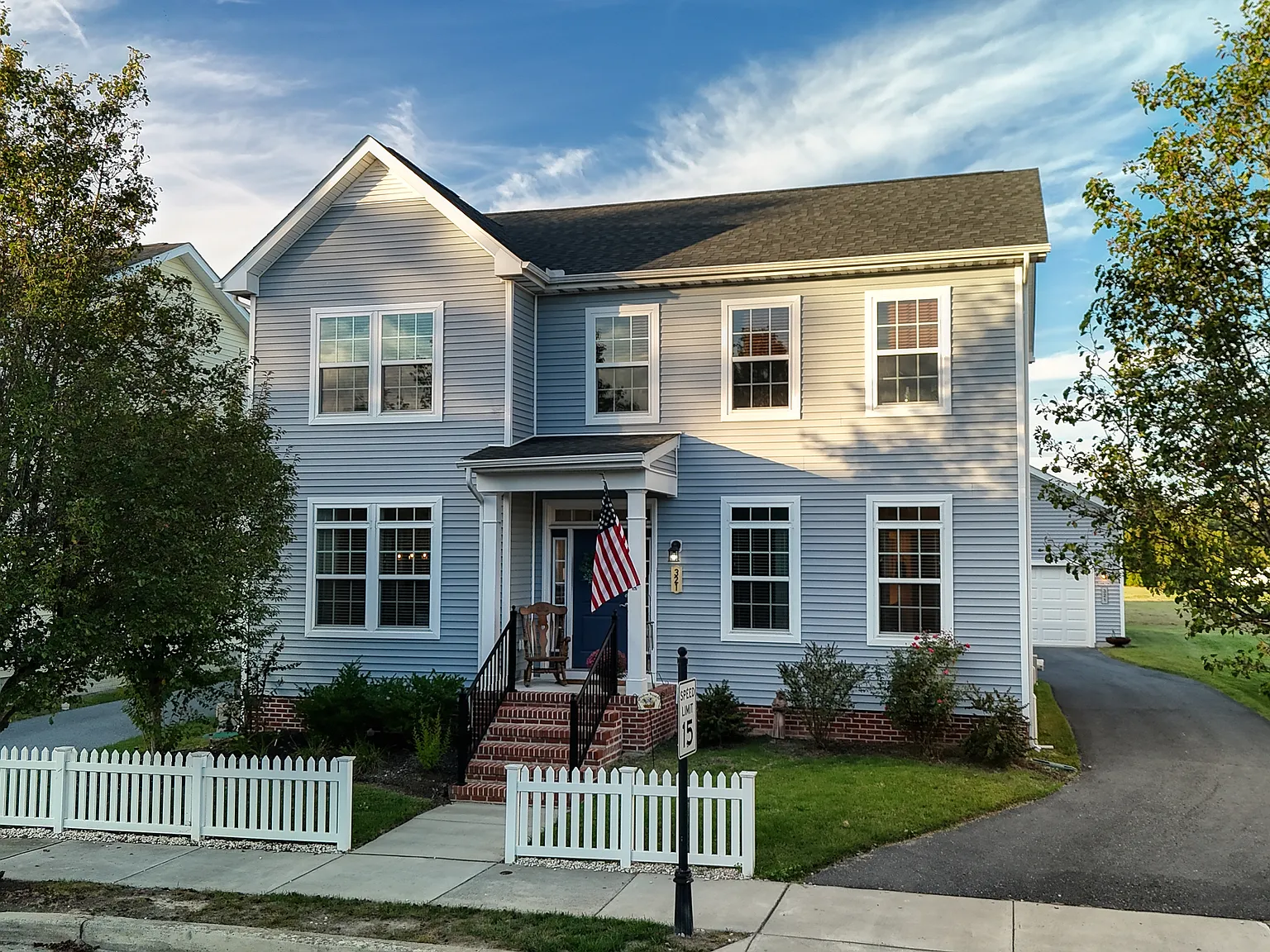 4 bed, 3.5 bath, 2435 sqft, $2,800 — Photo 2
