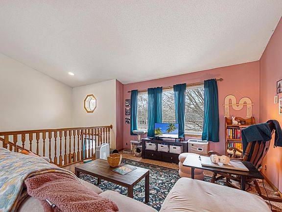 3rd image of 135 Barony Rd
