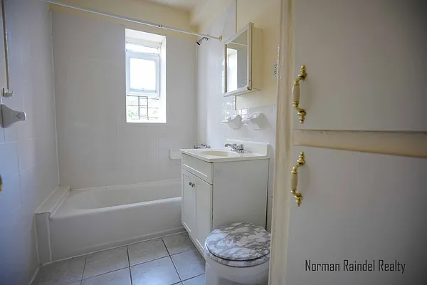 Rented by Norman Raindel, LREB | media 25