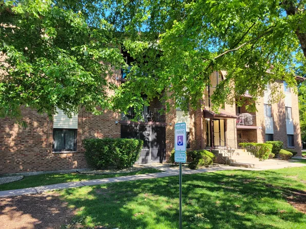 13426 W Circle Dr #307, Crestwood, IL 60418