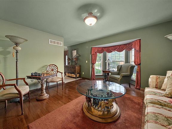 5th image of 2102 Cliff Cave Crossing Ct