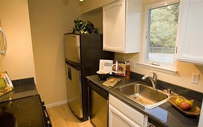 5th image of 150 Seminary Dr APT 1A