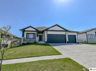 1010 N 104th St, Lincoln, NE 68527