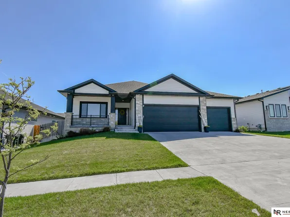 1010 N 104th St, Lincoln, NE 68527