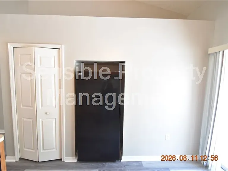 7411 Canterbury St — Photo 10