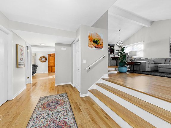 2nd image of 1036 Williamsburg Dr