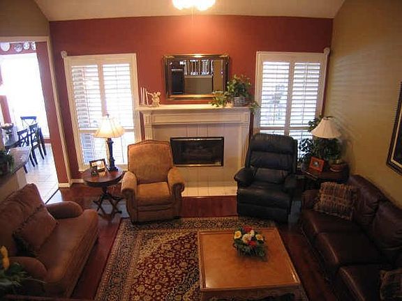 4th image of 2333 Dampton Dr