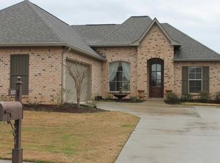 107 Kempen Ln, Madison, MS 39110