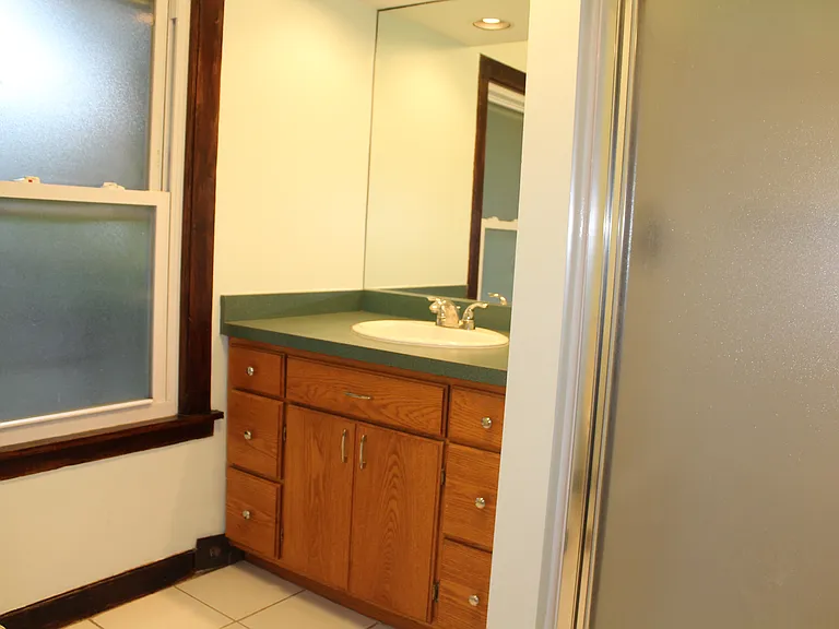 350 Caroline St #3 — Photo 11
